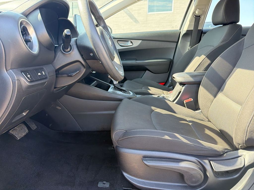 Thumbnail: 2019 Kia Forte - 10