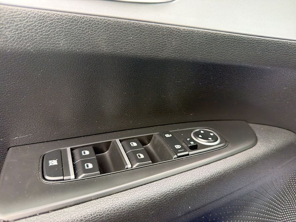 Thumbnail: 2023 Kia Forte - 25