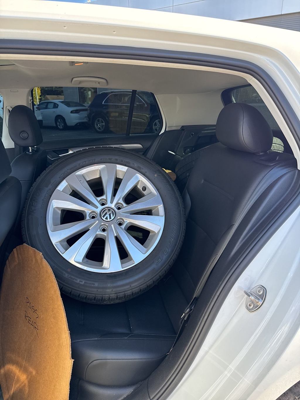 Thumbnail: 2021 Volkswagen Golf - 21