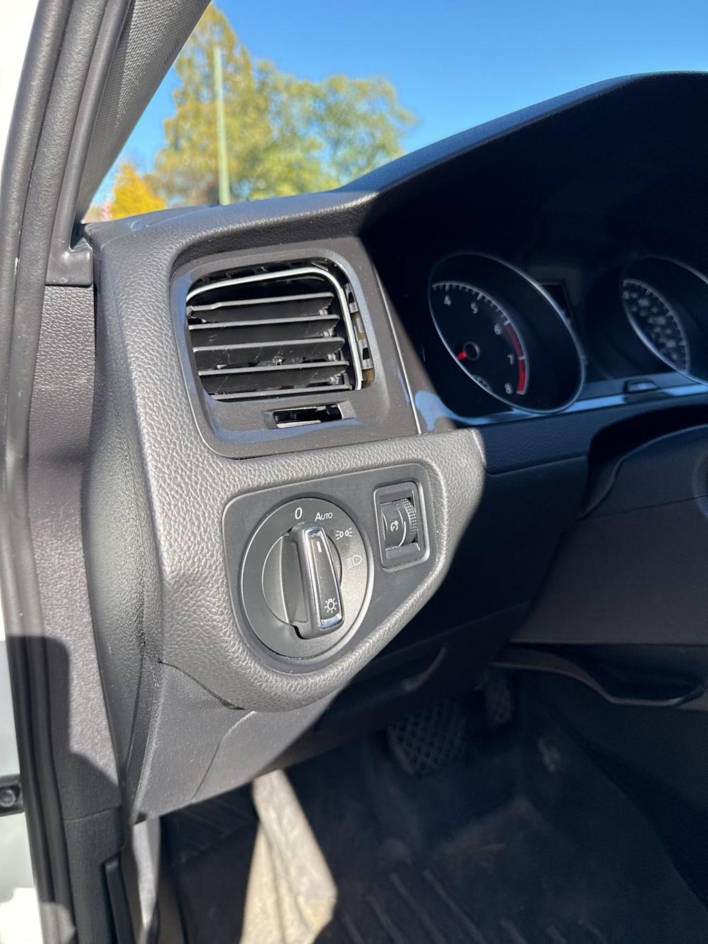 Thumbnail: 2021 Volkswagen Golf - 19