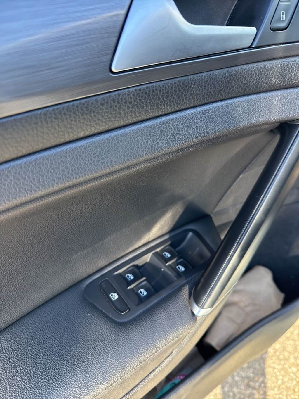 Thumbnail: 2021 Volkswagen Golf - 17