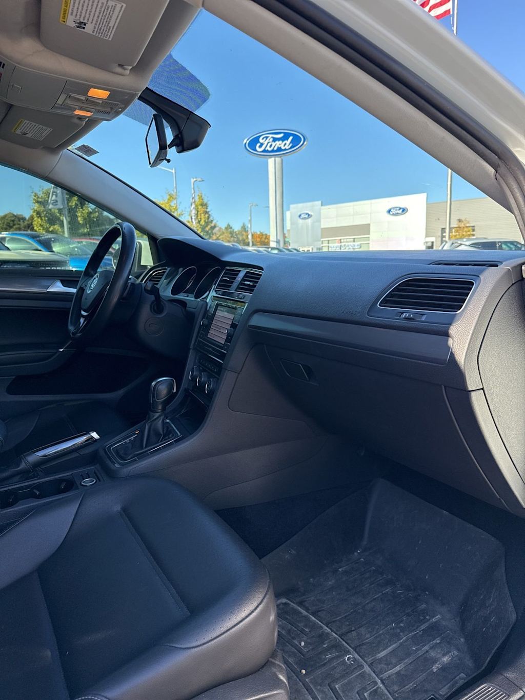 Thumbnail: 2021 Volkswagen Golf - 2