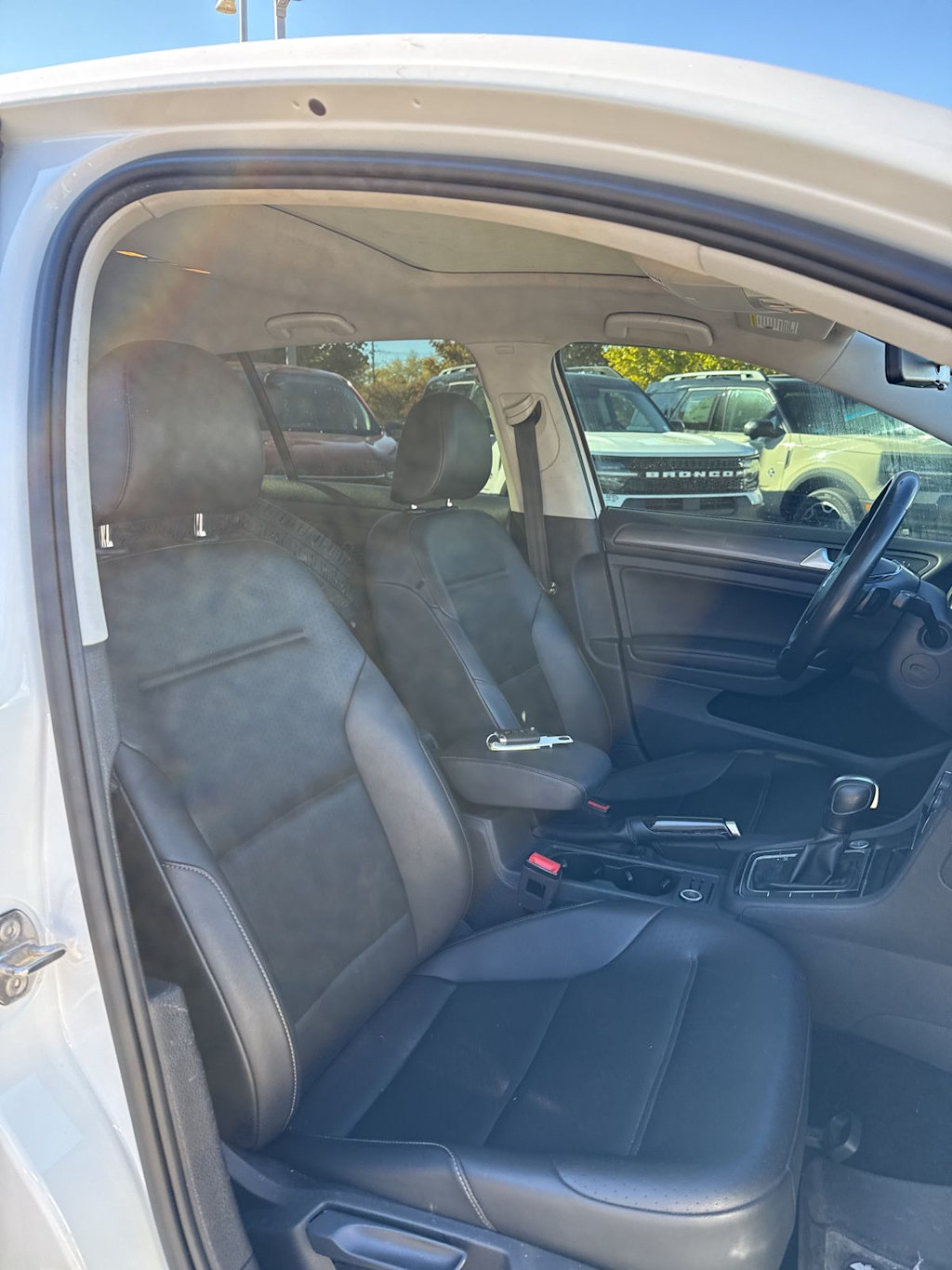 Thumbnail: 2021 Volkswagen Golf - 24