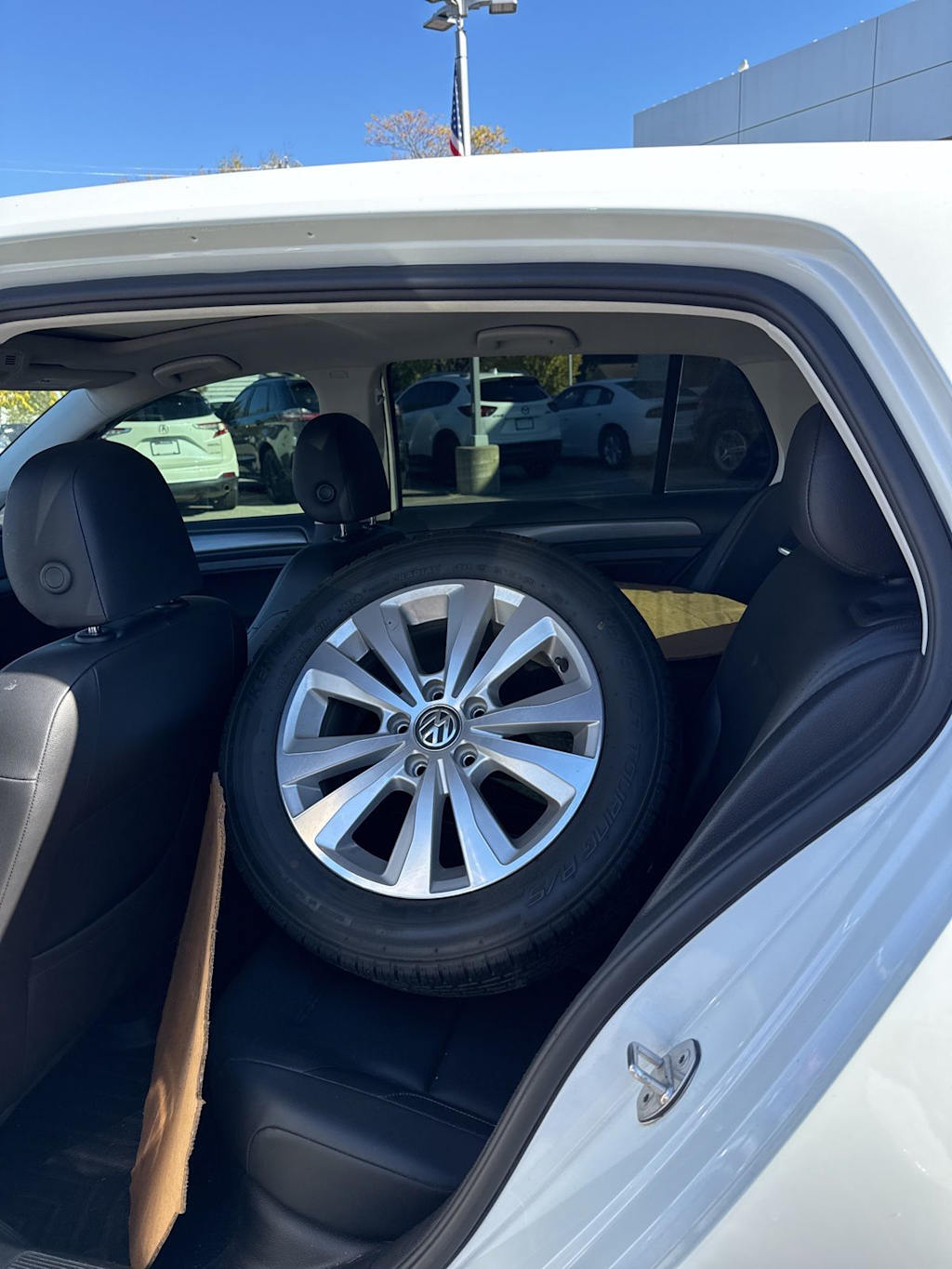 Thumbnail: 2021 Volkswagen Golf - 20