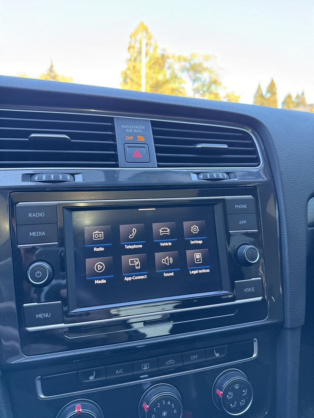 Thumbnail: 2021 Volkswagen Golf - 26