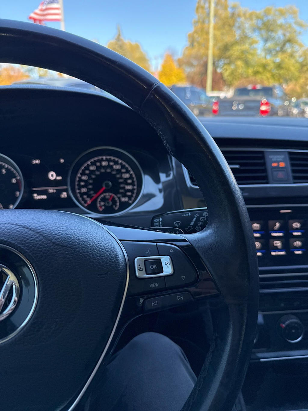 Thumbnail: 2021 Volkswagen Golf - 30