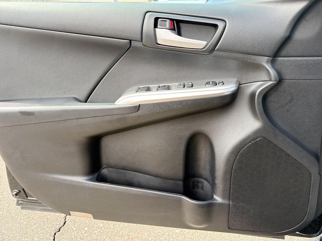 Thumbnail: 2014 Toyota Camry - 33