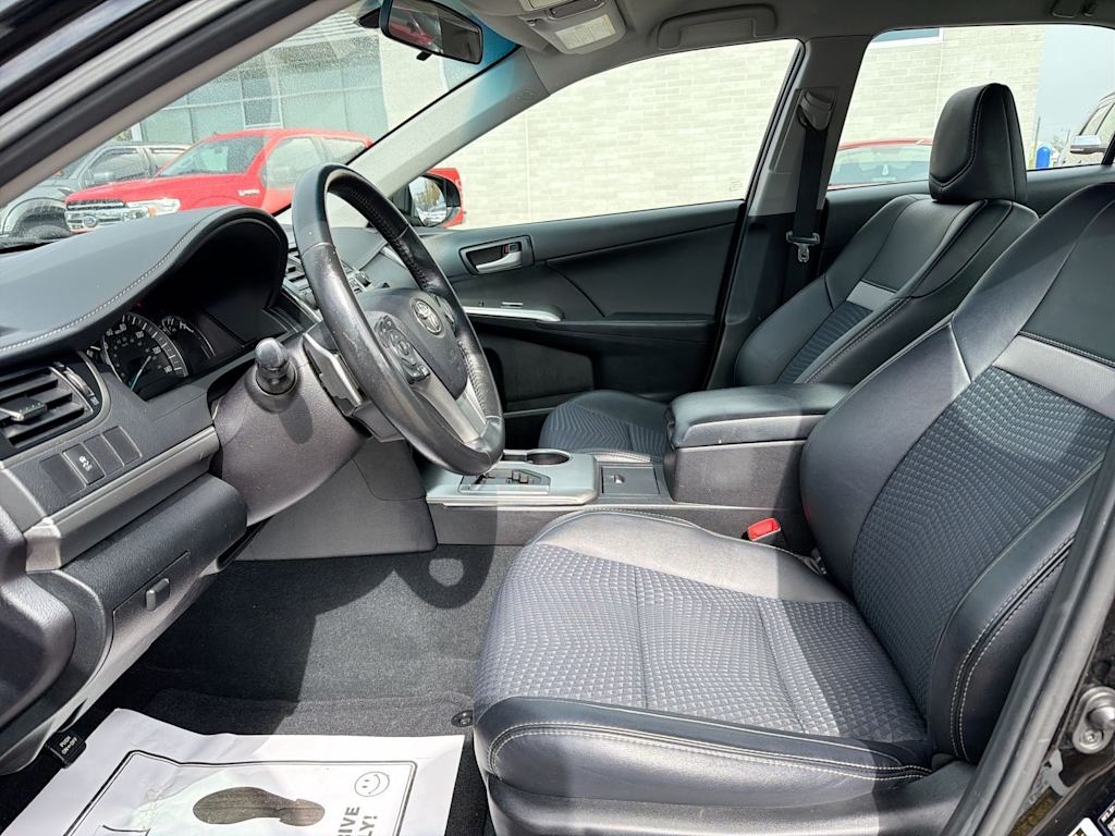 Thumbnail: 2014 Toyota Camry - 10