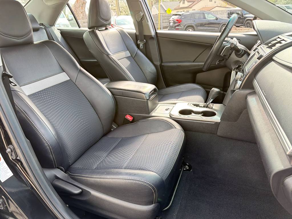 Thumbnail: 2014 Toyota Camry - 28