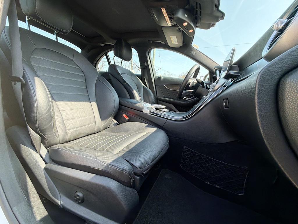 Thumbnail: 2015 Mercedes-Benz C-Class - 28