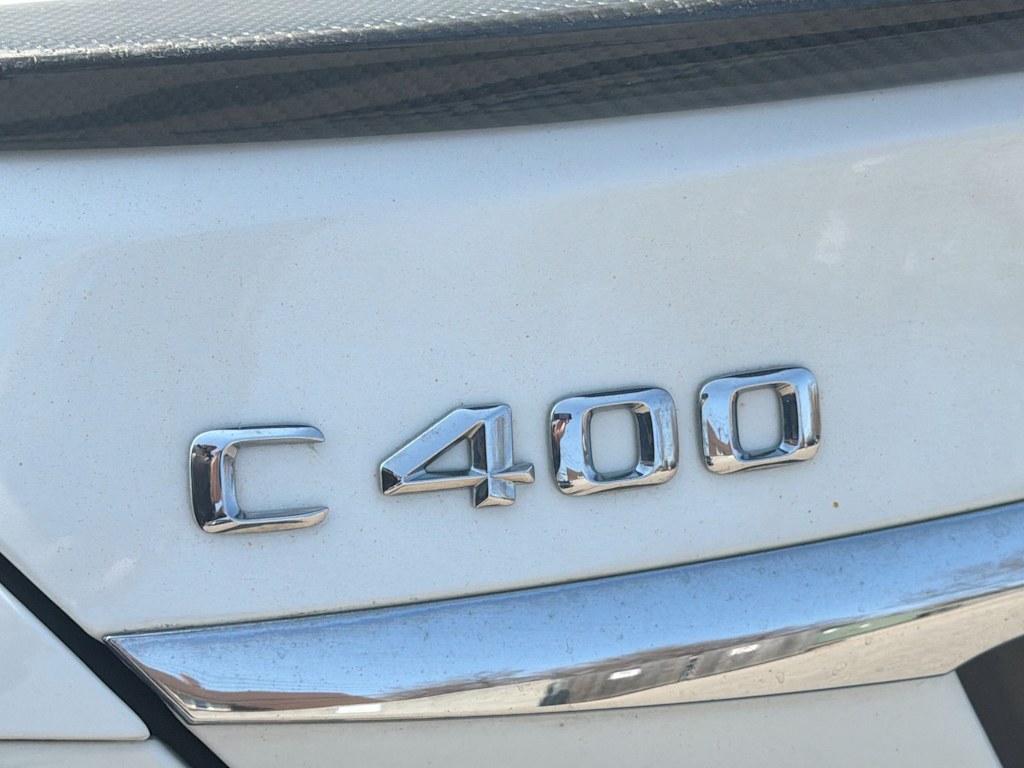Thumbnail: 2015 Mercedes-Benz C-Class - 24