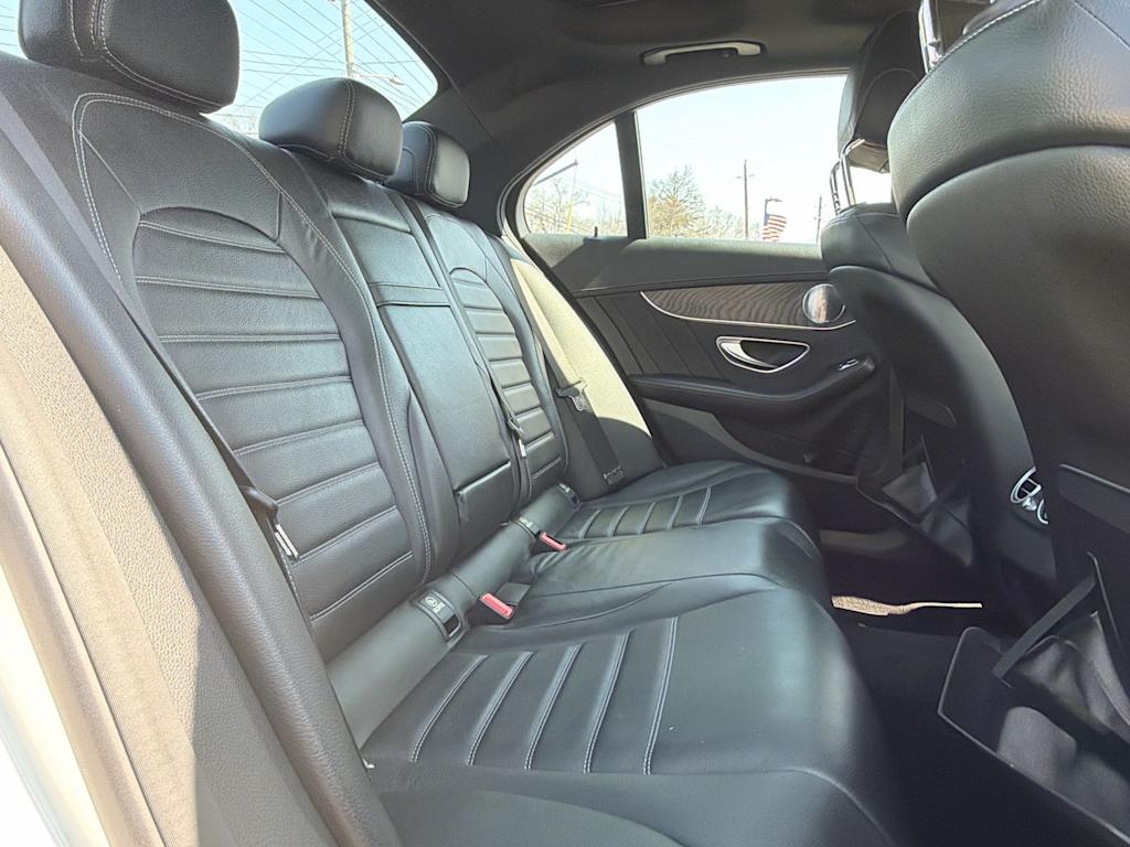 Thumbnail: 2015 Mercedes-Benz C-Class - 27