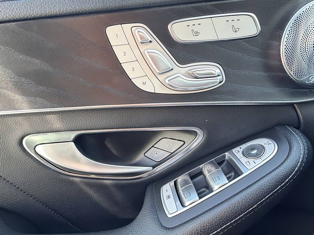 Thumbnail: 2015 Mercedes-Benz C-Class - 25