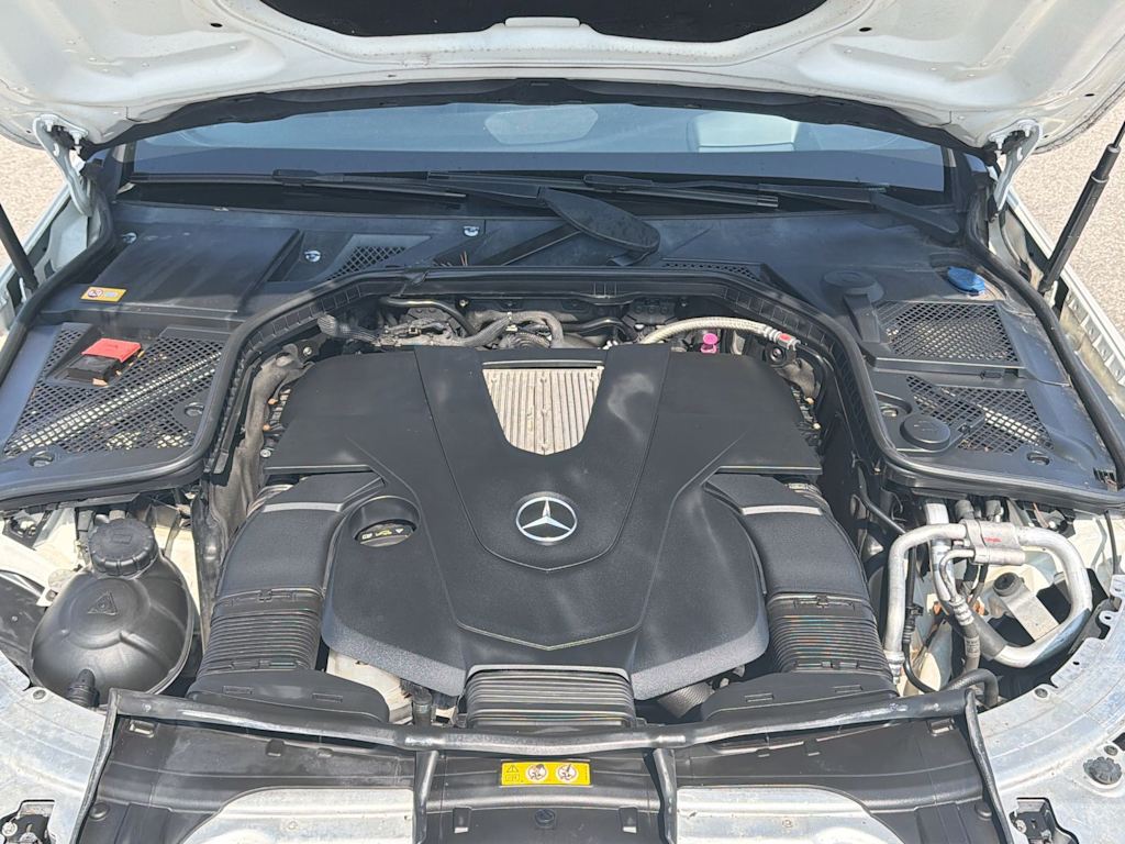 Thumbnail: 2015 Mercedes-Benz C-Class - 9