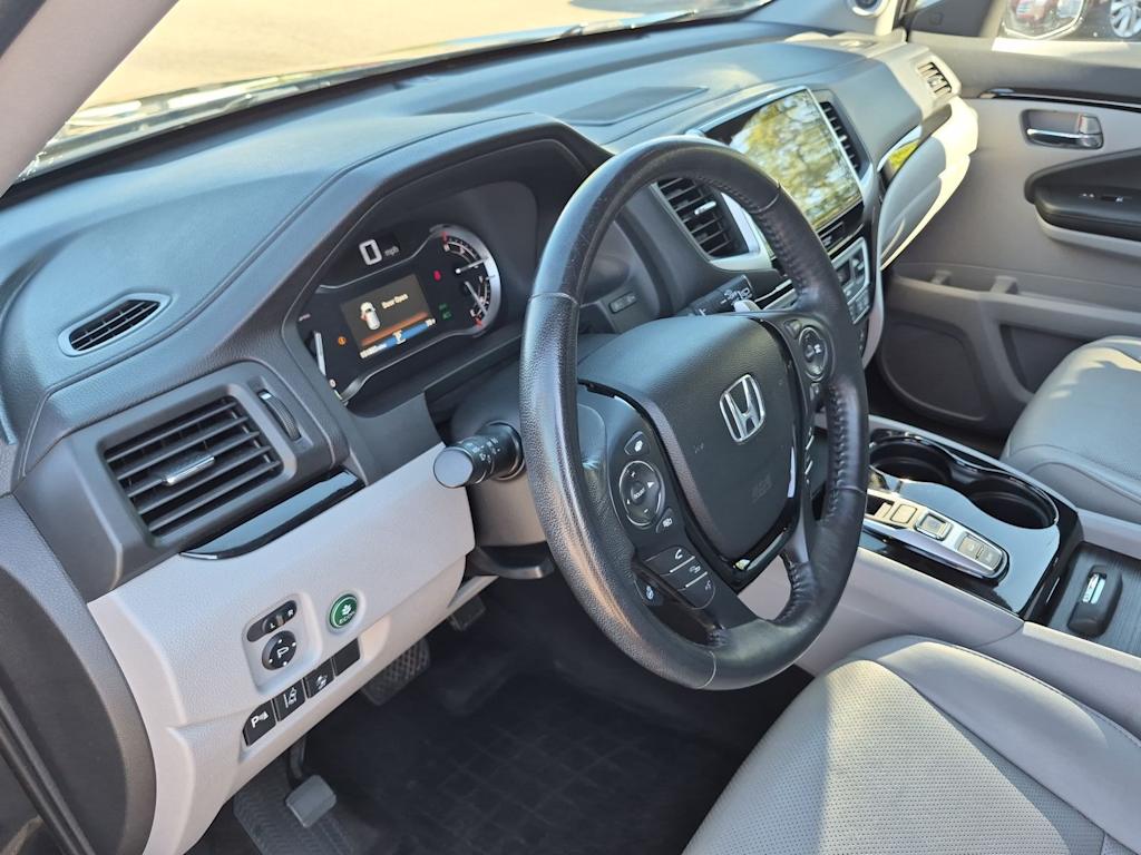 Thumbnail: 2018 Honda Pilot - 2