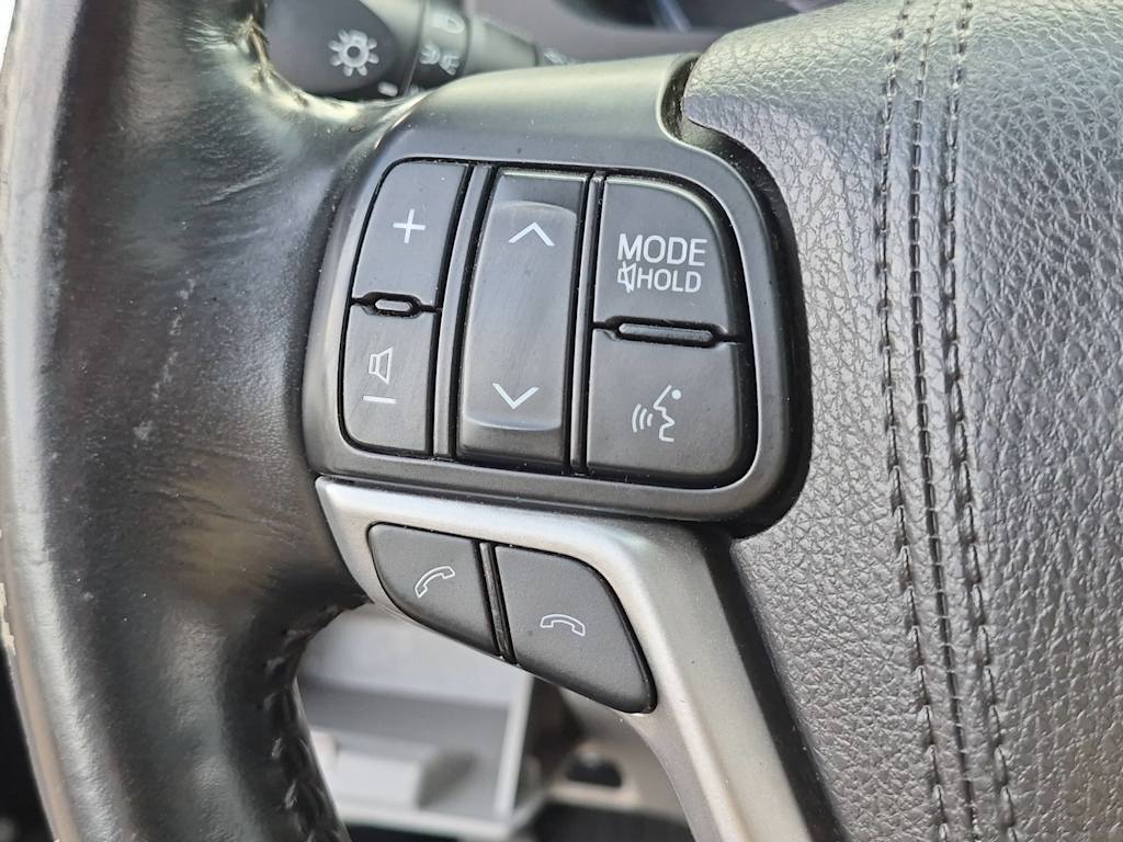 Thumbnail: 2017 Toyota Highlander - 27