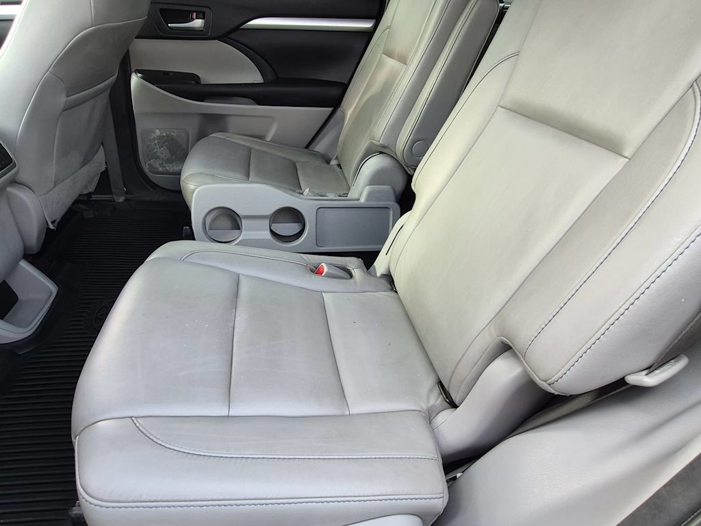 Thumbnail: 2017 Toyota Highlander - 10