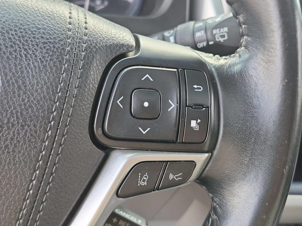 Thumbnail: 2017 Toyota Highlander - 28