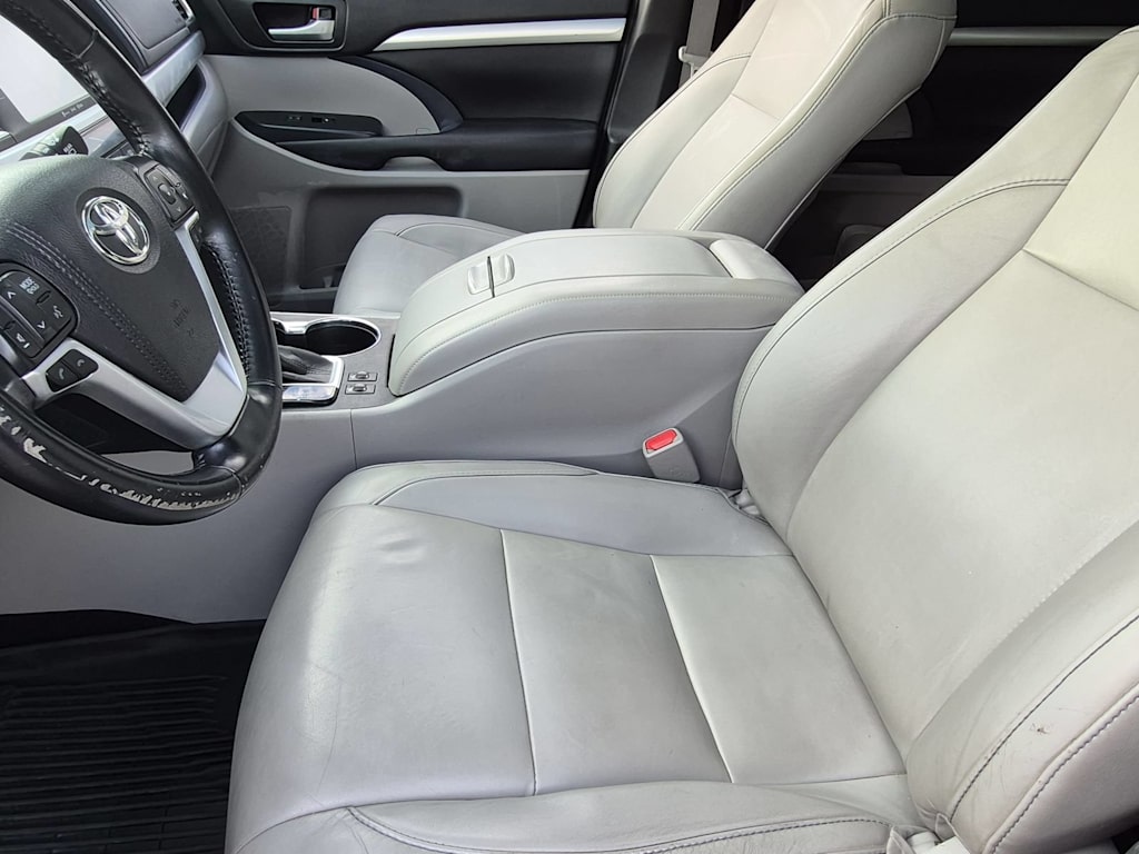Thumbnail: 2017 Toyota Highlander - 9