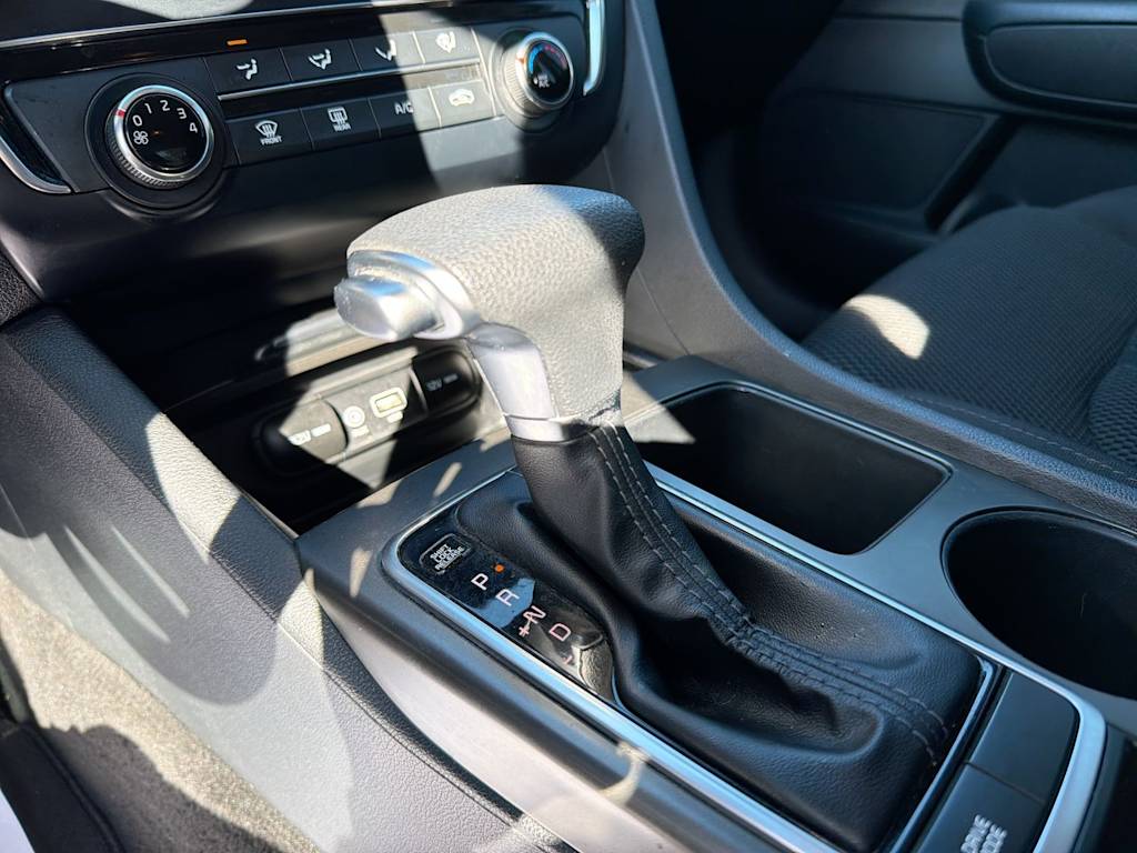 Thumbnail: 2020 Kia Optima - 14