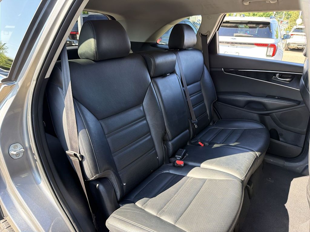 Thumbnail: 2017 Kia Sorento - 26