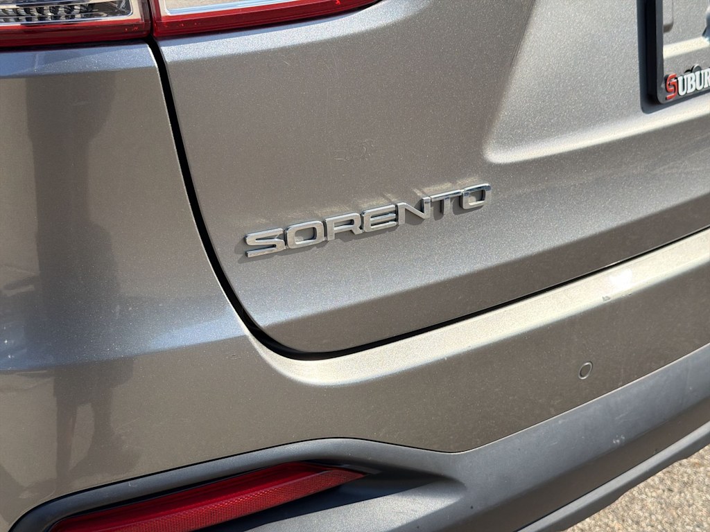 Thumbnail: 2017 Kia Sorento - 23