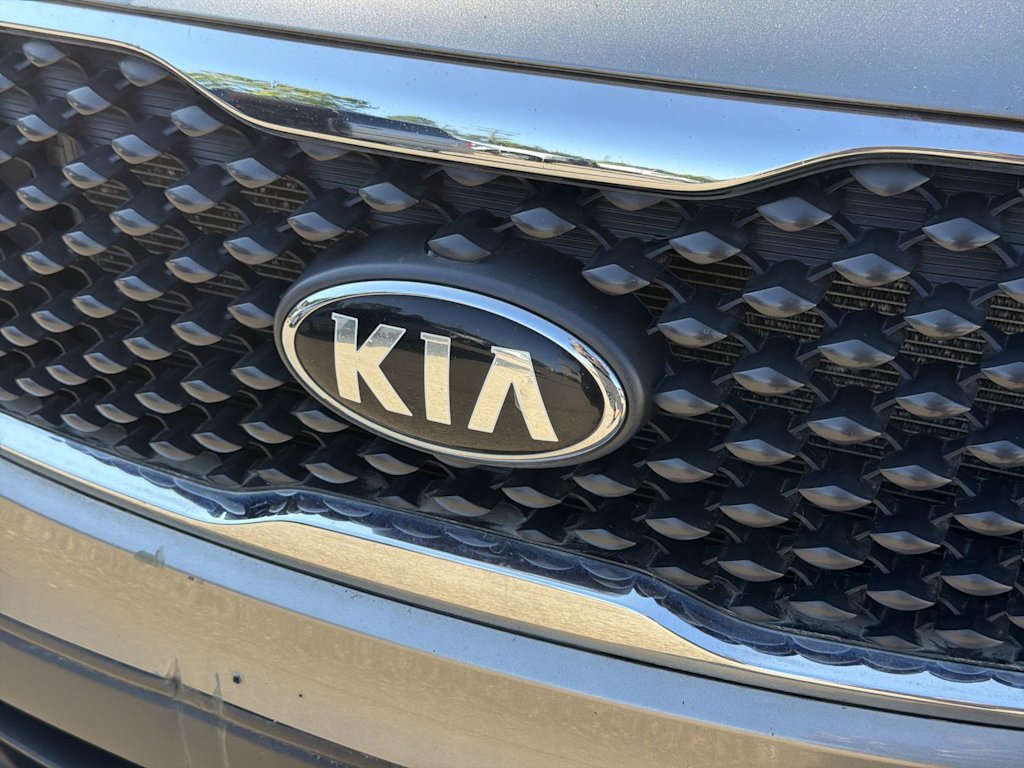 Thumbnail: 2017 Kia Sorento - 7