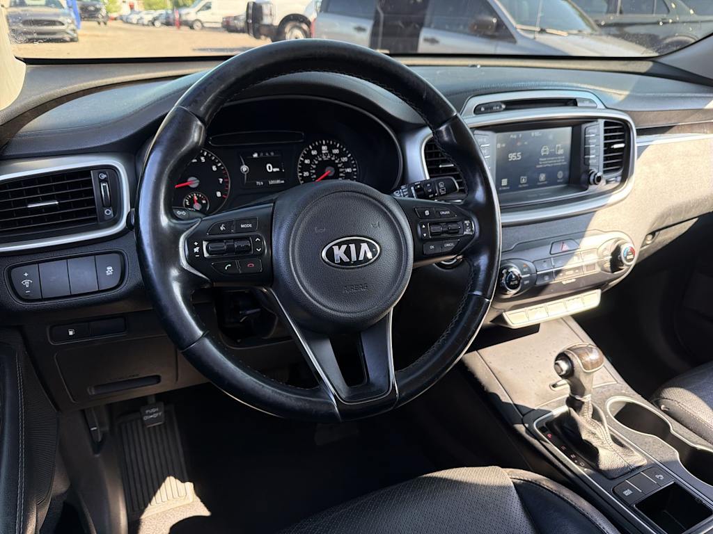 Thumbnail: 2017 Kia Sorento - 2