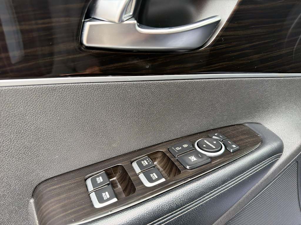 Thumbnail: 2019 Kia Sorento - 24
