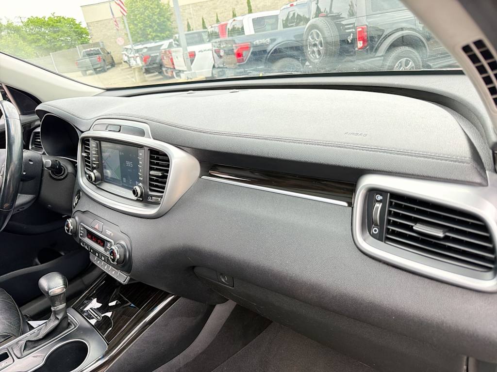 Thumbnail: 2019 Kia Sorento - 2