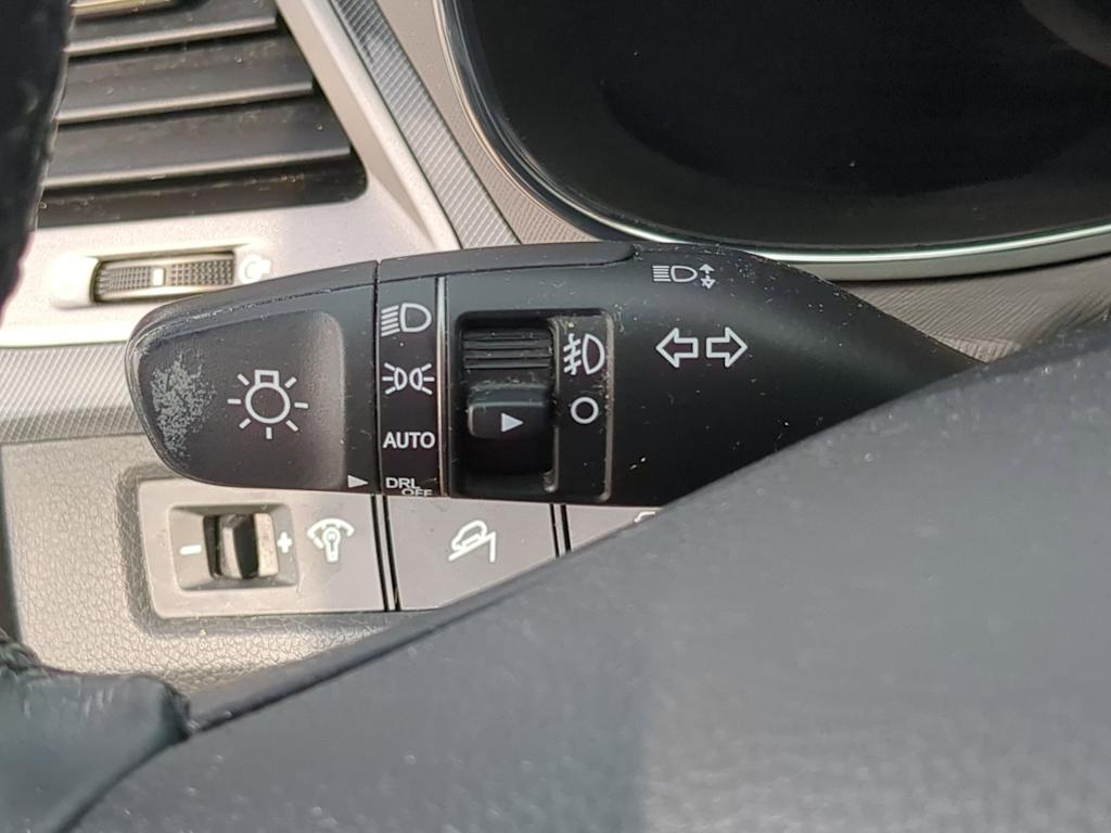 Thumbnail: 2016 Hyundai Santa Fe - 32