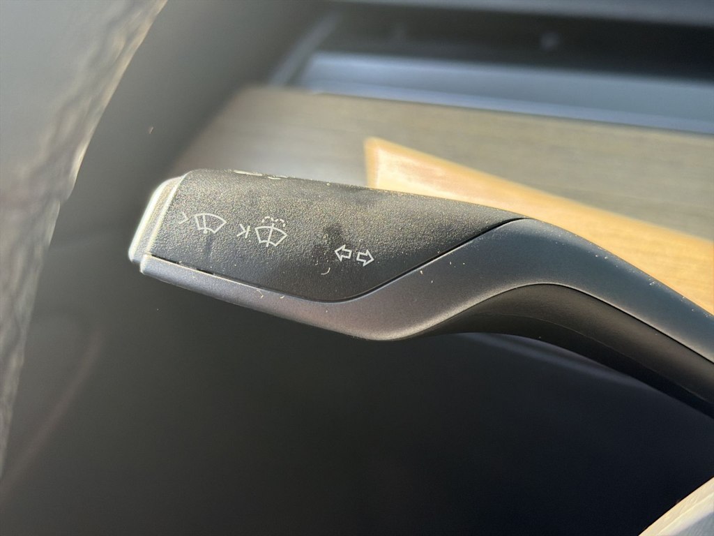 Thumbnail: 2020 Tesla Model 3 - 29