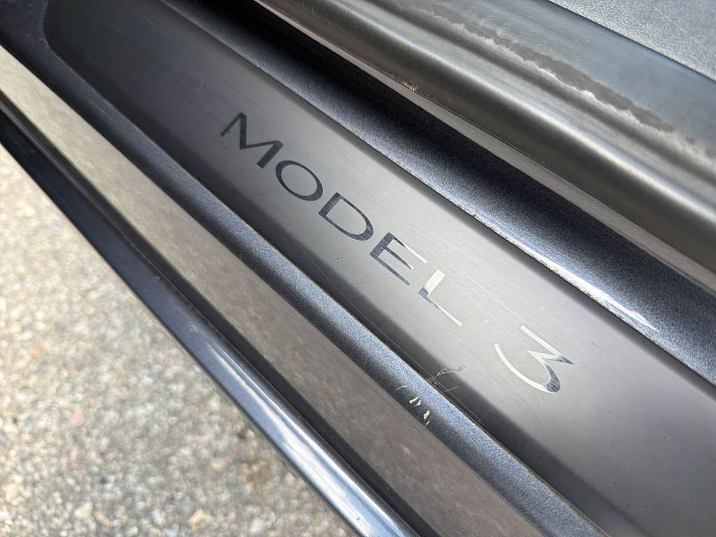 Thumbnail: 2023 Tesla Model 3 - 7