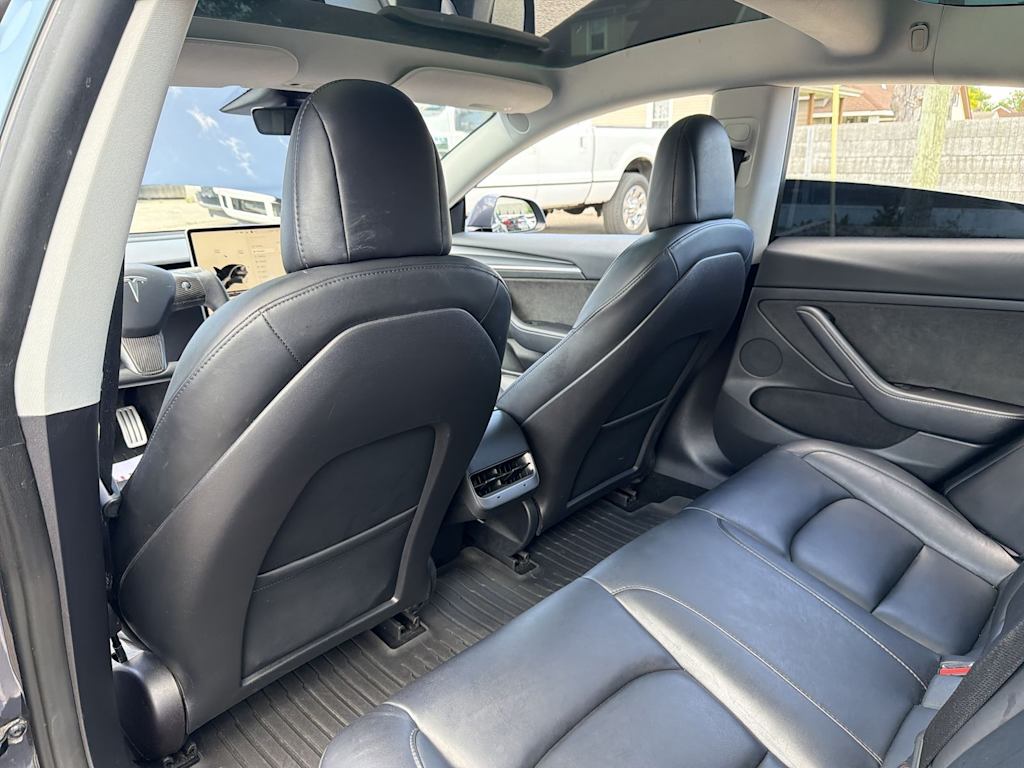 Thumbnail: 2023 Tesla Model 3 - 12