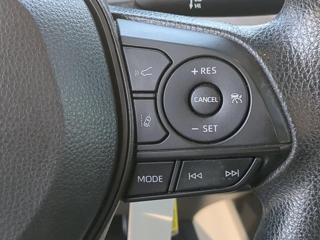 Thumbnail: 2022 Toyota Corolla Cross - 30