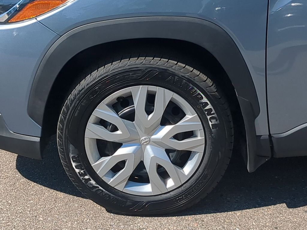 Thumbnail: 2022 Toyota Corolla Cross - 8