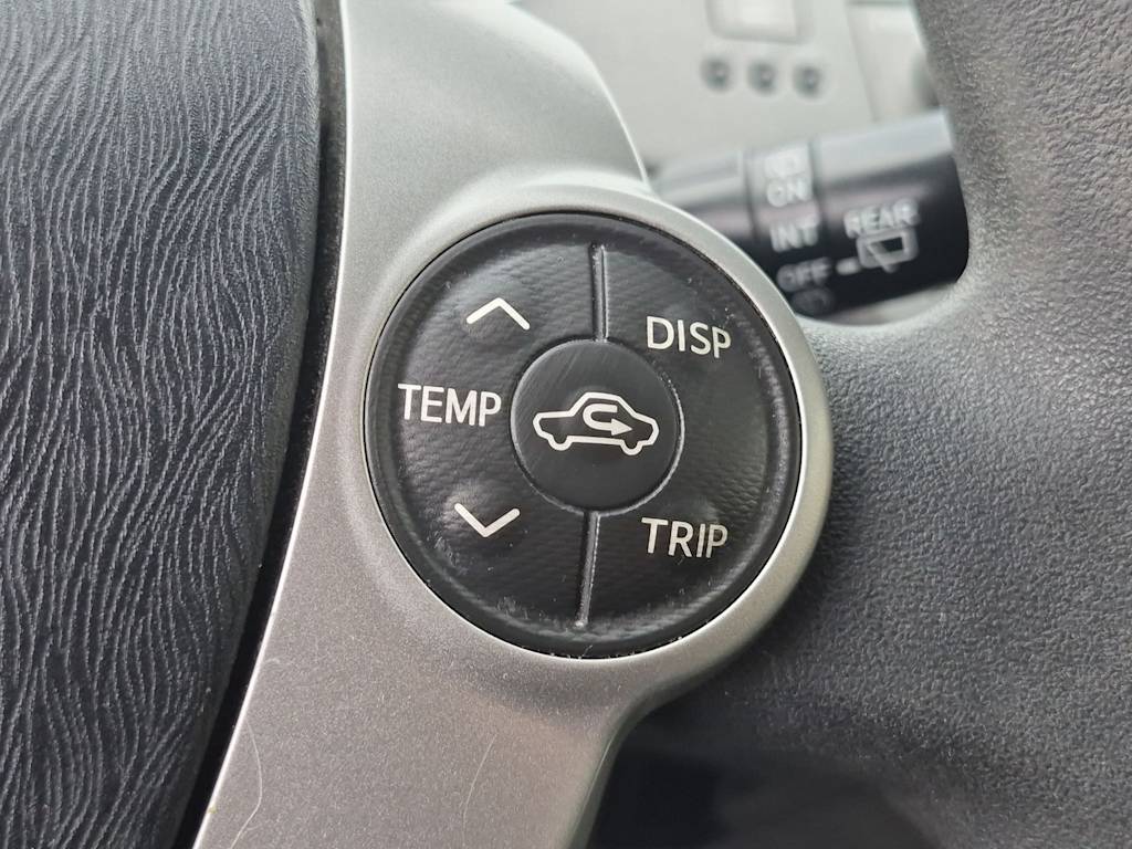 Thumbnail: 2013 Toyota Prius - 14