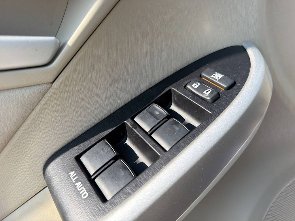 Thumbnail: 2010 Toyota Prius - 24