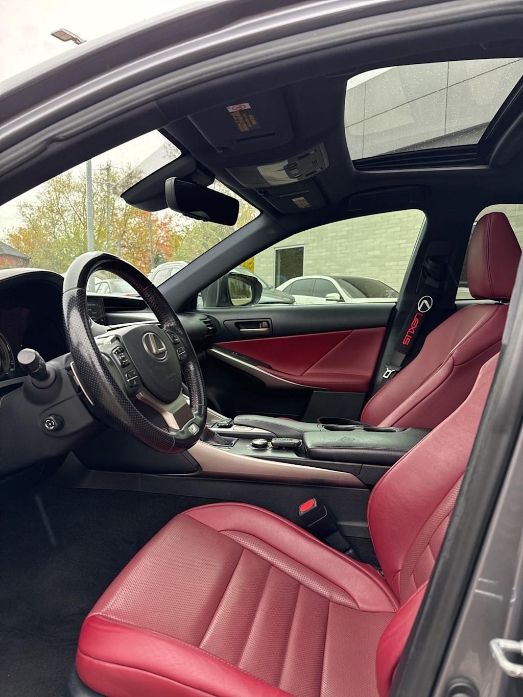 Thumbnail: 2019 Lexus IS - 9