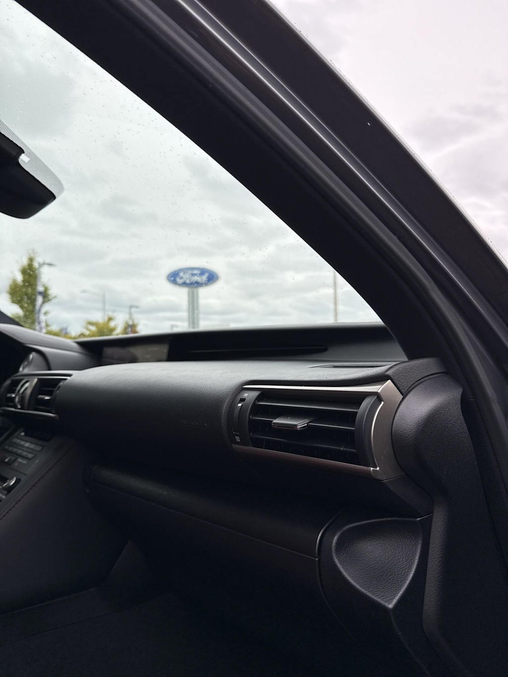 Thumbnail: 2019 Lexus IS - 29