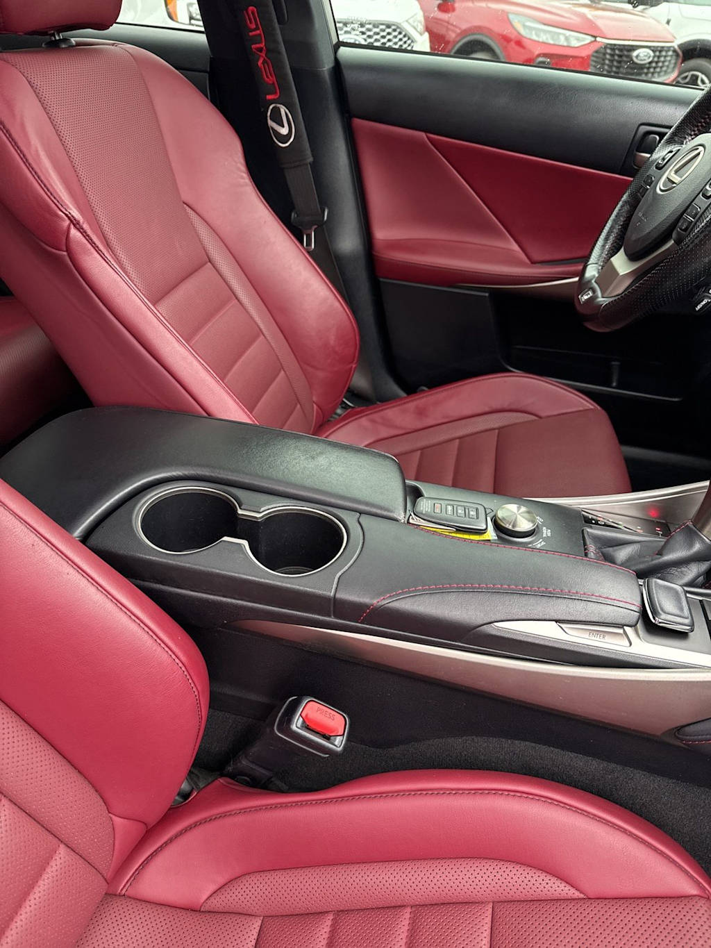 Thumbnail: 2019 Lexus IS - 31