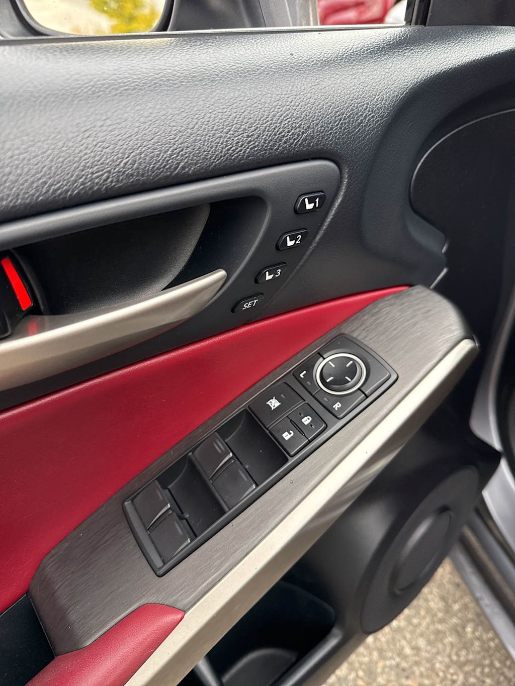 Thumbnail: 2019 Lexus IS - 24