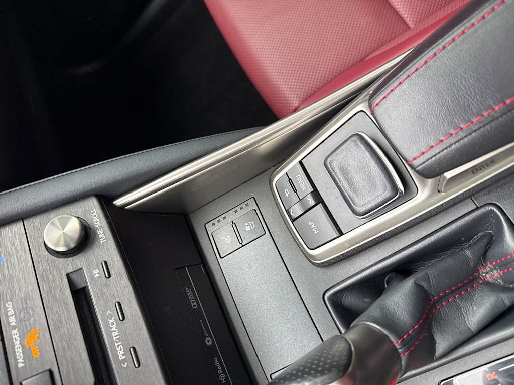 Thumbnail: 2019 Lexus IS - 34