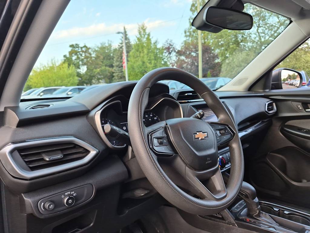 Thumbnail: 2021 Chevrolet TrailBlazer - 2