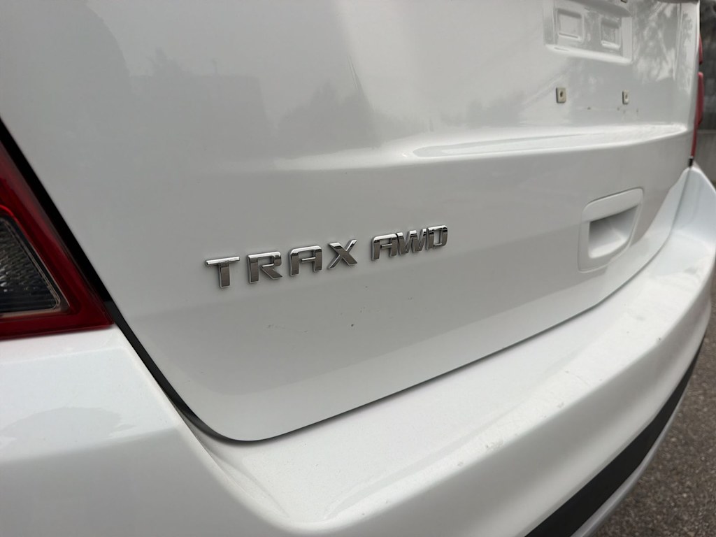 Thumbnail: 2017 Chevrolet Trax - 24