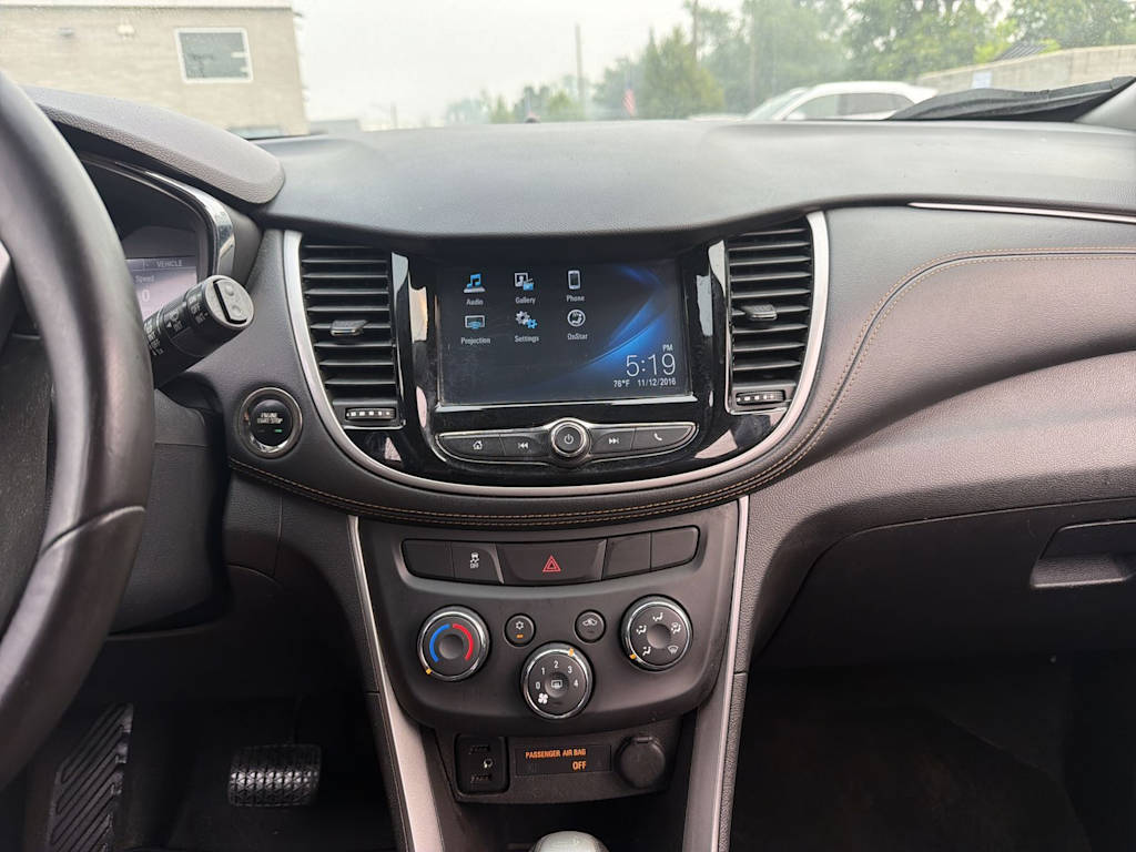 Thumbnail: 2017 Chevrolet Trax - 13