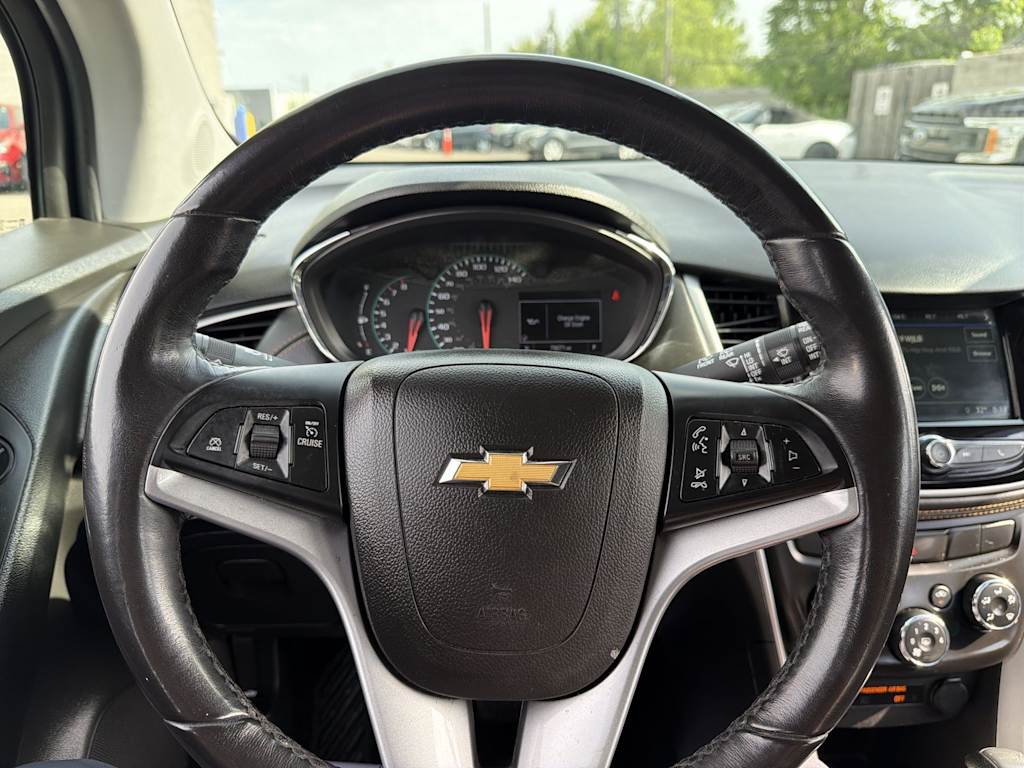 Thumbnail: 2019 Chevrolet Trax - 2