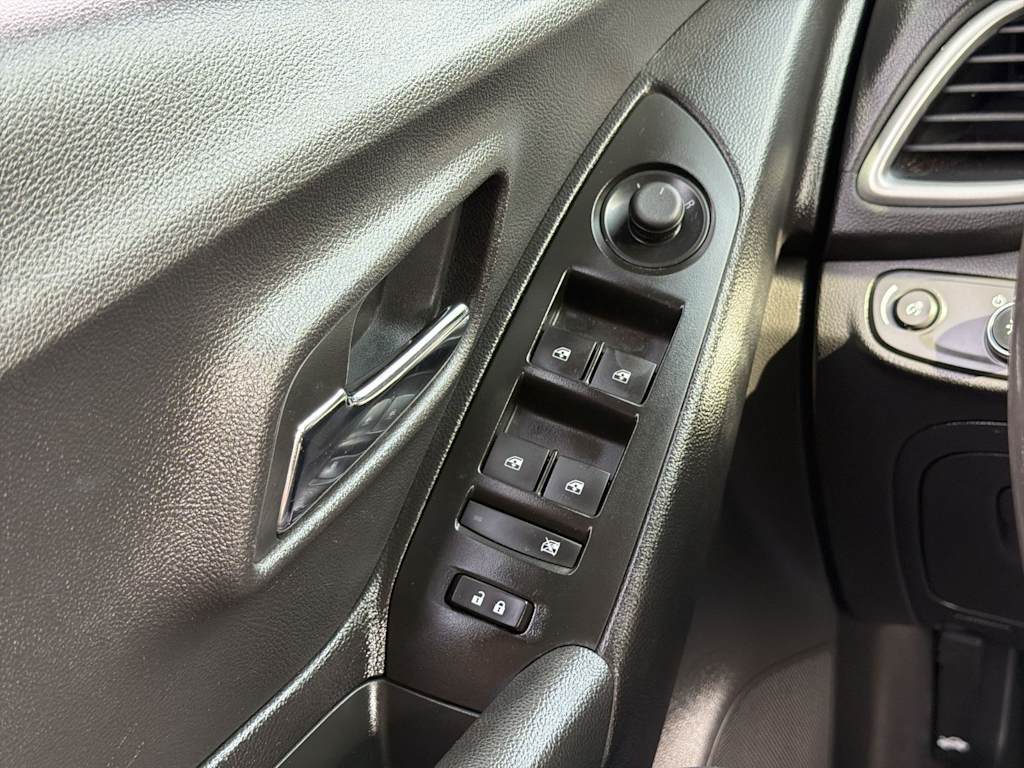 Thumbnail: 2019 Chevrolet Trax - 29