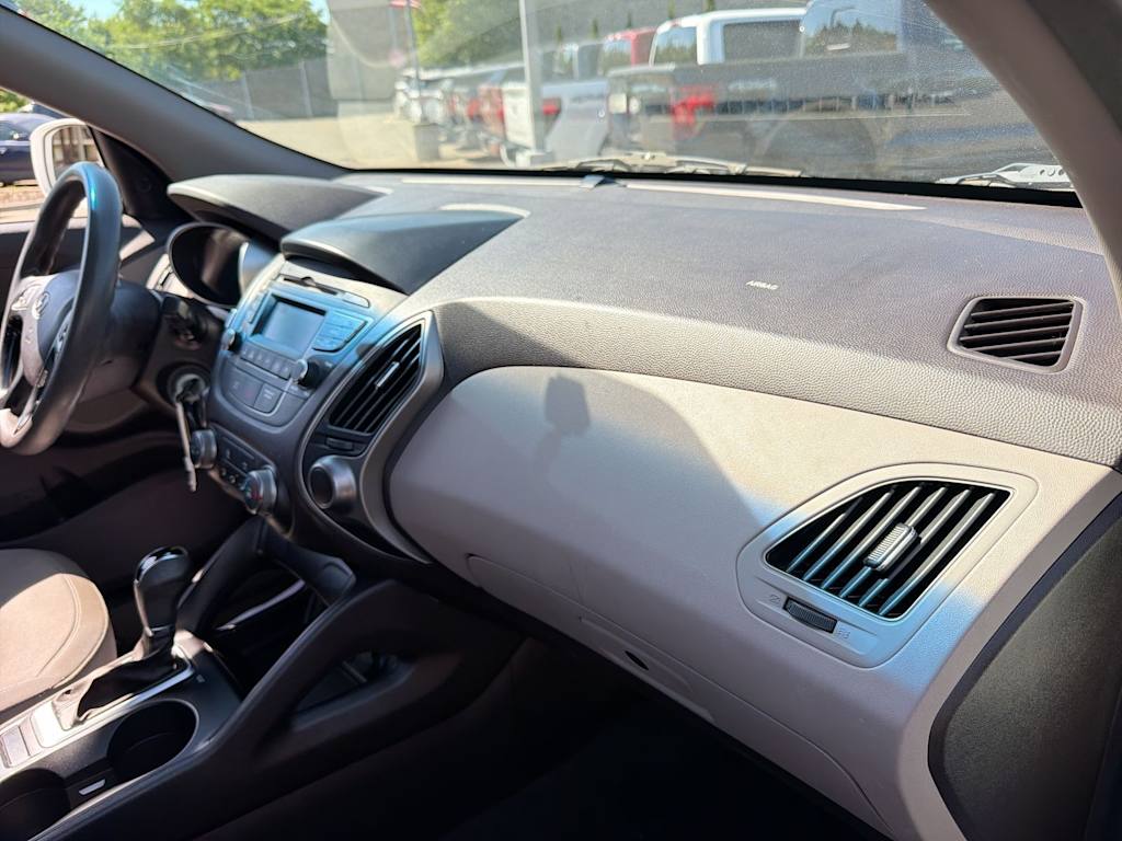 Thumbnail: 2015 Hyundai Tucson - 2