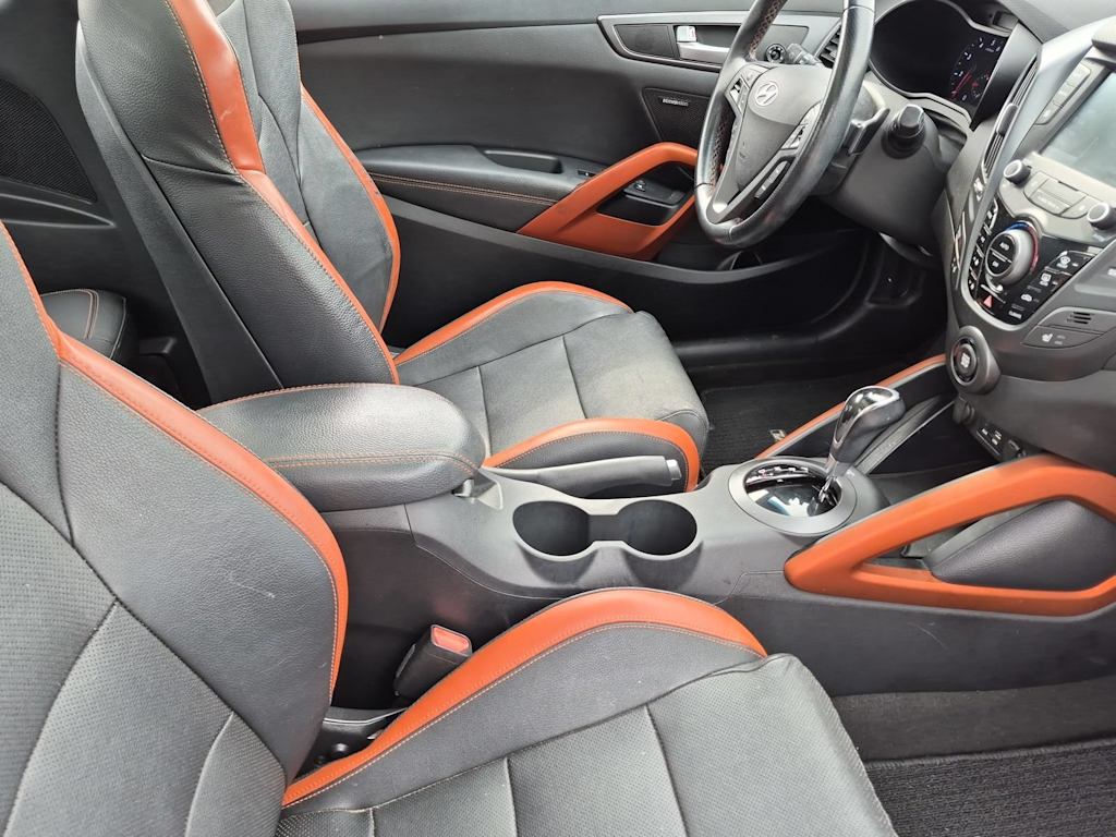 Thumbnail: 2016 Hyundai Veloster - 11